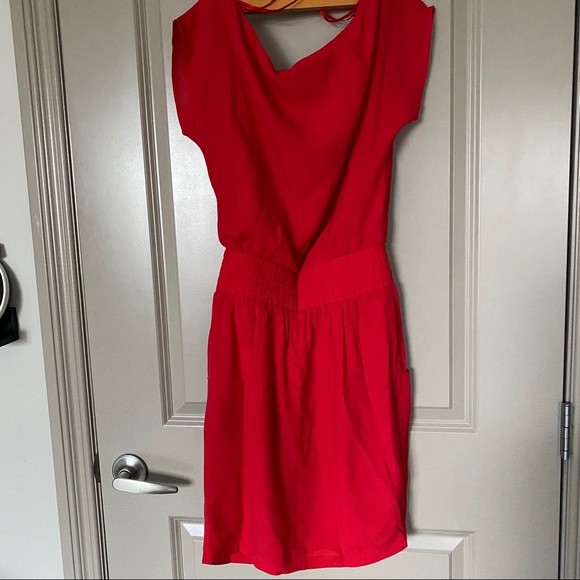 Red Dress - Picture 6 of 11